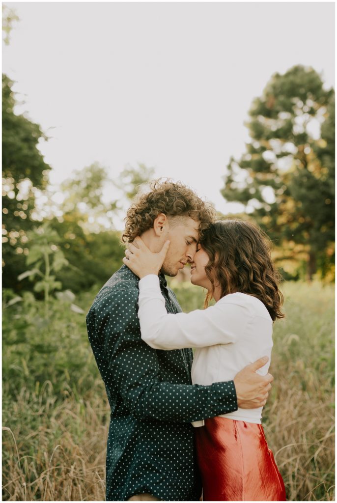 kissing in park