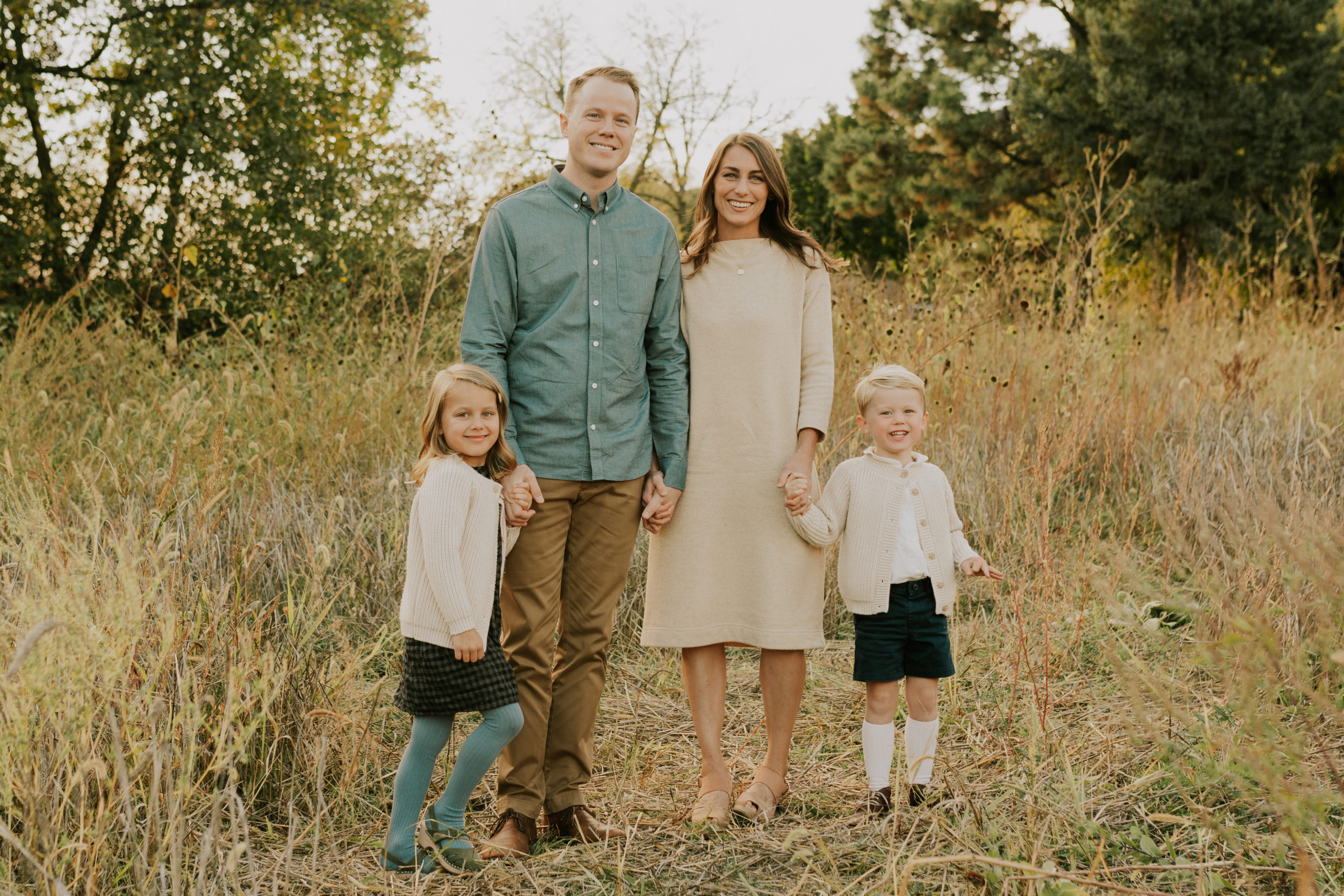 family fall pictures in omaha field