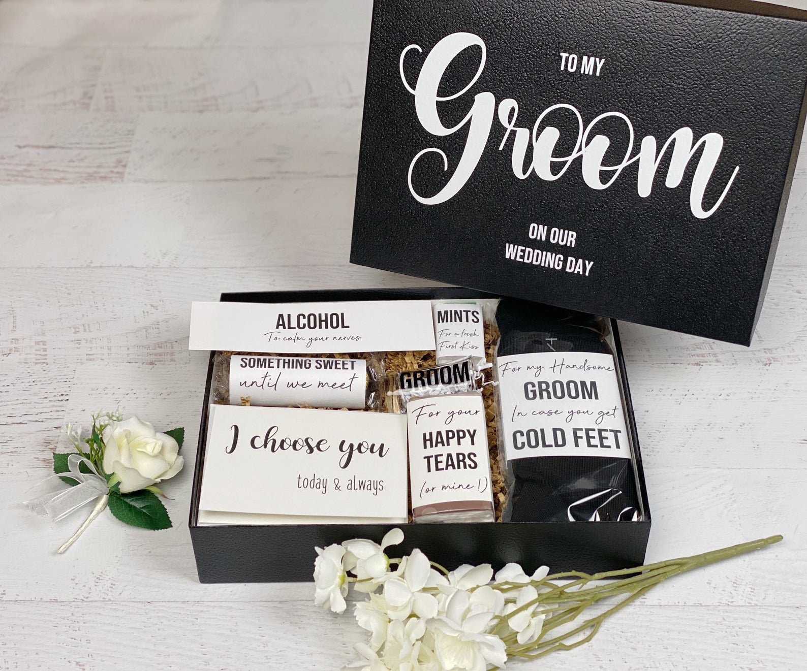 11 Perfect Gifts for Grooms on Wedding Day